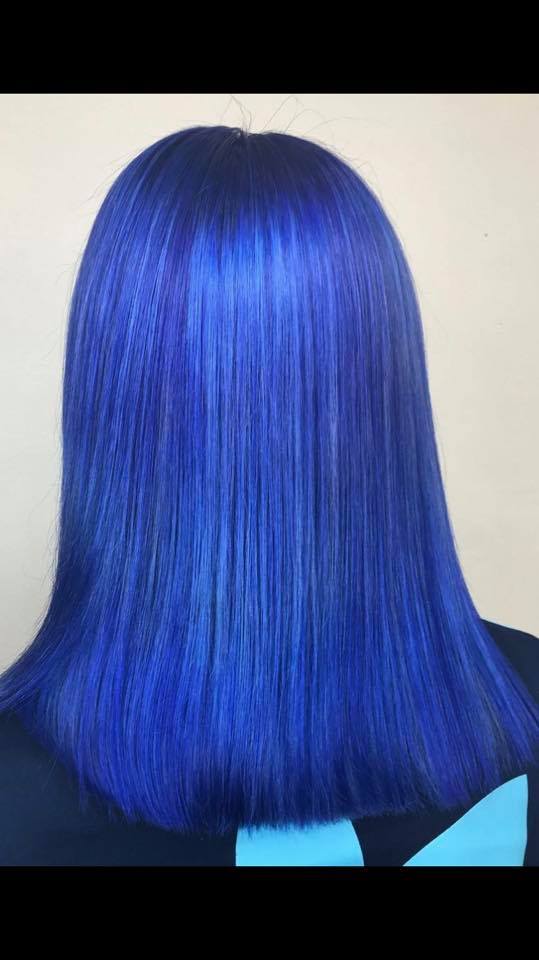 LE TEMPS DUNE PAUSE Salon De Coiffure Mordelles Coloration Cheveux Bleu